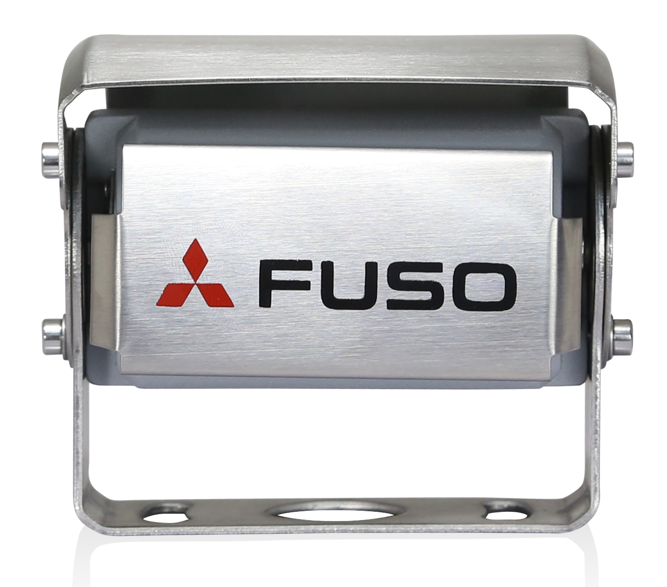De achteruitrijcamera van FUSO is een krachtig product dat de voordelen van het beste zicht en maximale veiligheid combineert. Het heeft een geïntegreerde microfoon die zorgt voor een betere waarneming van het gebied achter het voertuig. Bij duisternis wordt de kleur van het display automatisch gewijzigd om de bestuurder optimaal zicht te bieden. Het systeem kan worden gebruikt met 12 en 24 V en voldoet aan de strengste FUSO-testvereisten. De camera is waterdicht tot IP69K. Het scherm heeft een resolutie van 800x480x3 (RGB).